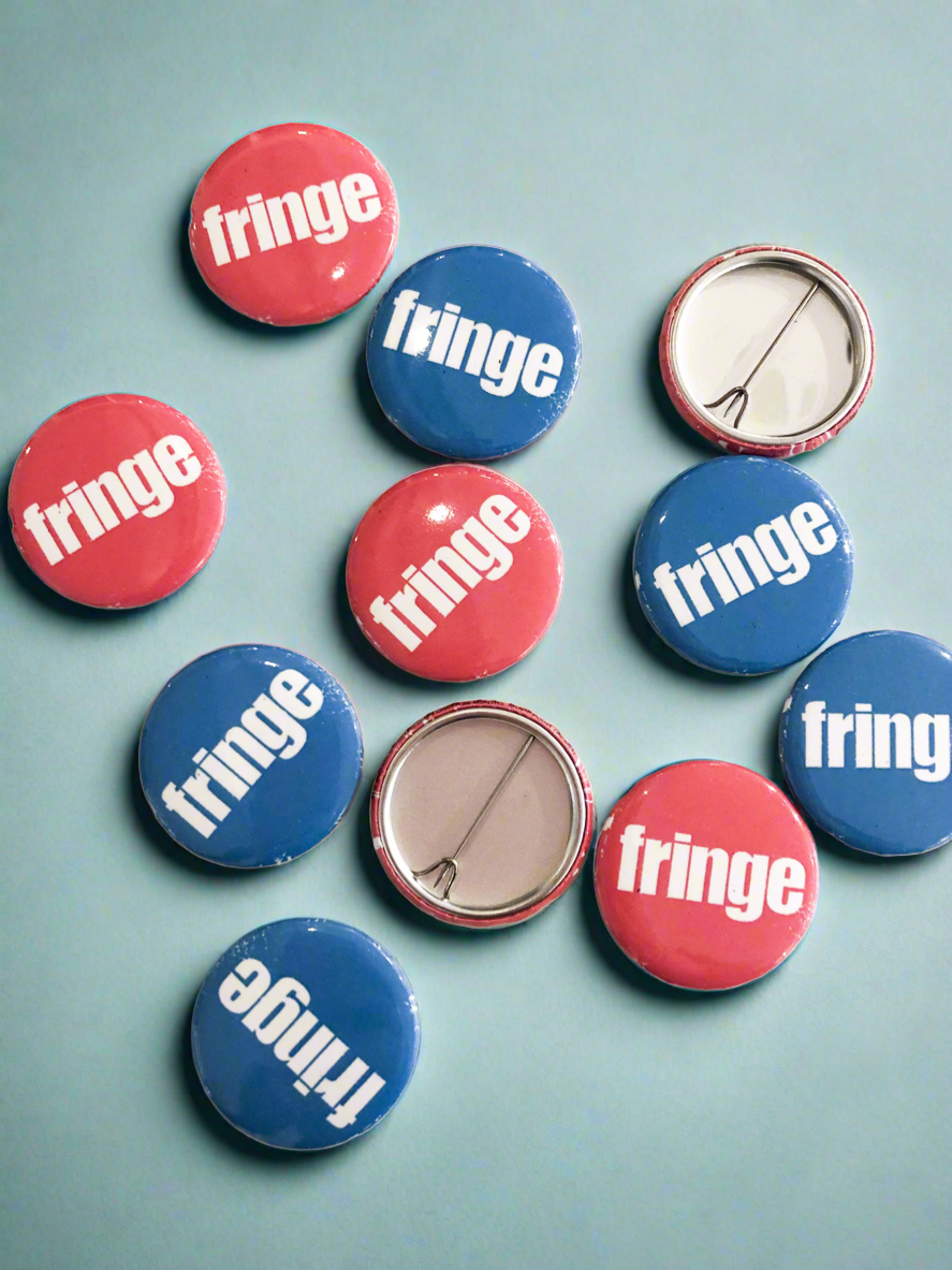 Fringe Logo badge pink